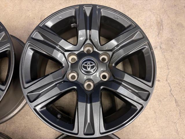 TOYOTA ハイラックス/GUN125W 後期 Zグレード 純正ホイール