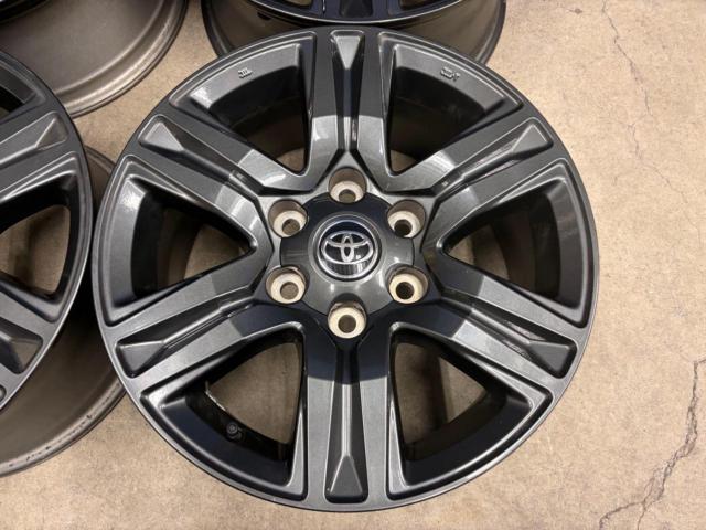 TOYOTA ハイラックス/GUN125W 後期 Zグレード 純正ホイール