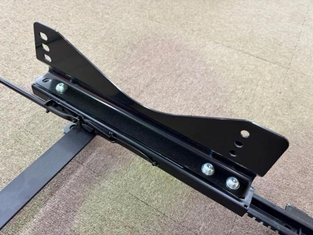 RAY-BOLT シートレール 助手席側