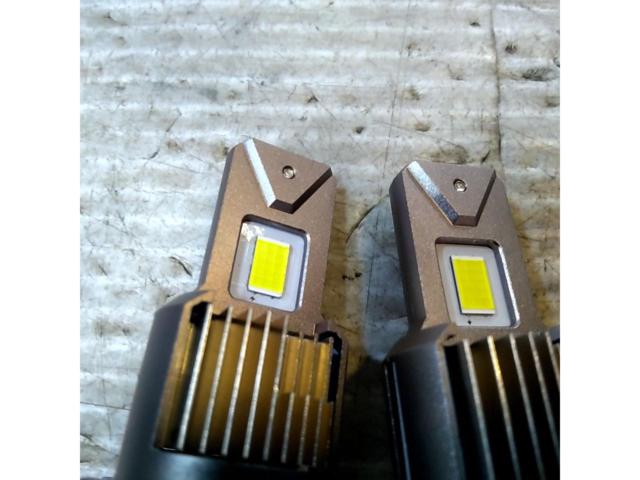 メーカー不明 D2S LED ヘッドライトバルブ 左右セット