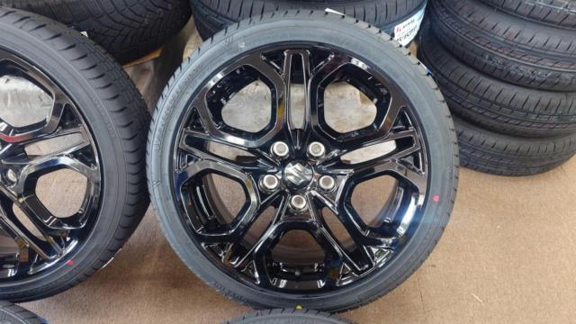 SUZUKI with new tires
Swift Sports / ZC33S
Final edition
Original wheel
+
WINRUN
R330