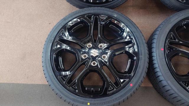 SUZUKI with new tires
Swift Sports / ZC33S
Final edition
Original wheel
+
WINRUN
R330