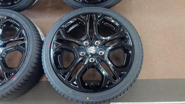 SUZUKI with new tires
Swift Sports / ZC33S
Final edition
Original wheel
+
WINRUN
R330