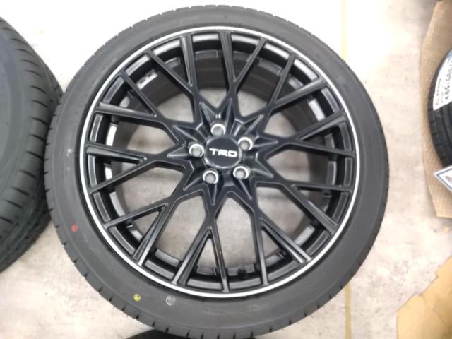 TRD
TF9
+
KENDA
KR 201