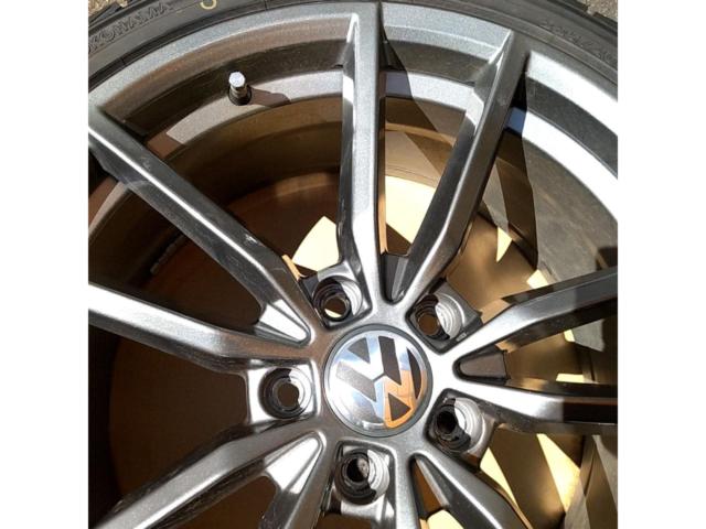 Unknown Manufacturer
Twin 5-spoke wheel
+
YOKOHAMA
iceGUARD
iG52c