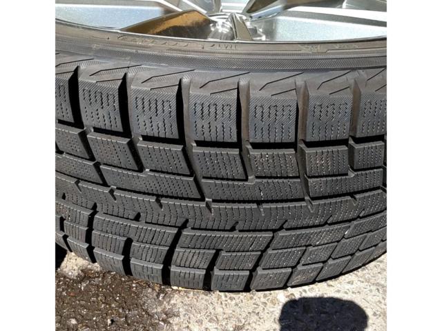 Unknown Manufacturer
Twin 5-spoke wheel
+
YOKOHAMA
iceGUARD
iG52c