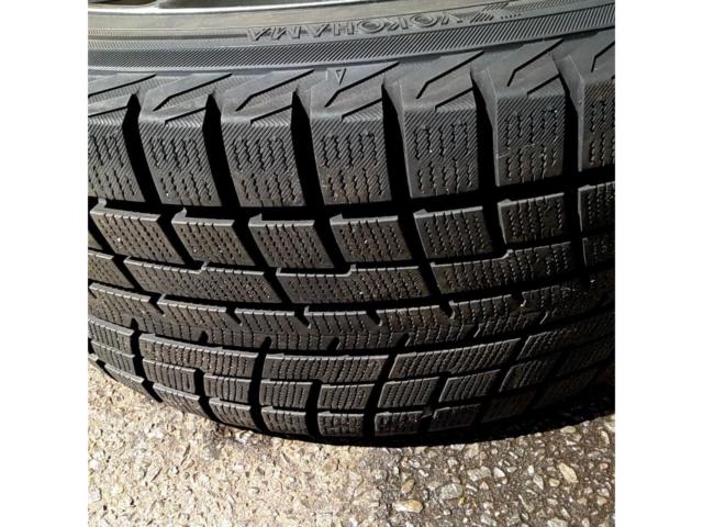 Unknown Manufacturer
Twin 5-spoke wheel
+
YOKOHAMA
iceGUARD
iG52c