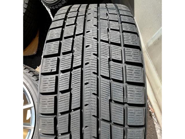 Unknown Manufacturer
Twin 5-spoke wheel
+
YOKOHAMA
iceGUARD
iG52c