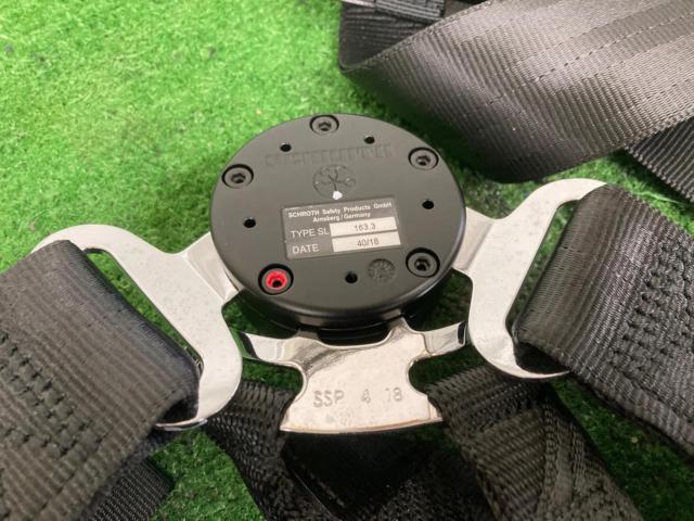 【SCHROTH】FHR 2x2 6点式シートベルト