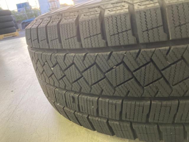TOPY (Topy)
SIBILLA (Sybilla)
+
PIRELLI (Pirelli)
ICEZERO
ASIMMETRICO