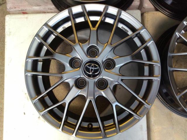 For use with genuine parts! (^^ Toyota genuine/BBS made)
80 series Noah / Voxy
Si / ZS grade