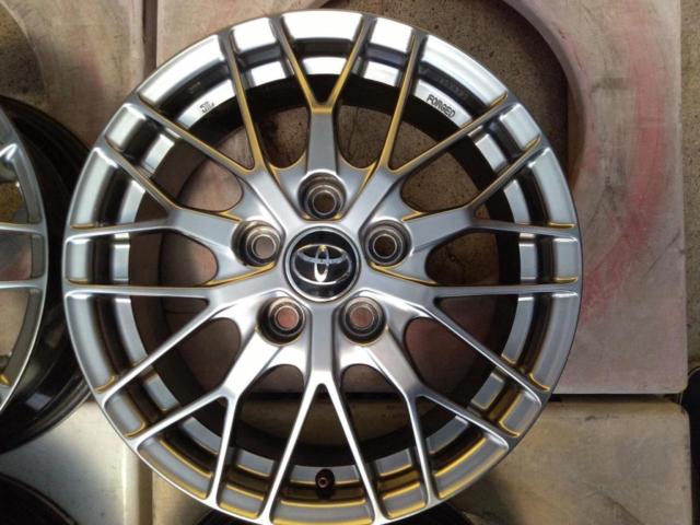 For use with genuine parts! (^^ Toyota genuine/BBS made)
80 series Noah / Voxy
Si / ZS grade