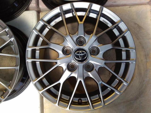For use with genuine parts! (^^ Toyota genuine/BBS made)
80 series Noah / Voxy
Si / ZS grade