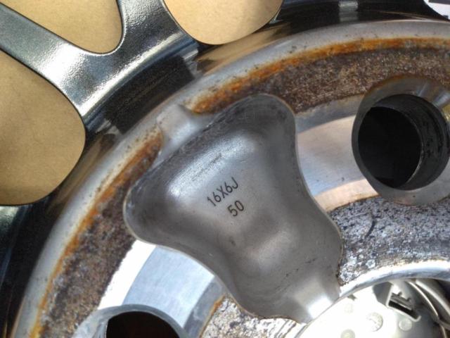 For use with genuine parts! (^^ Toyota genuine/BBS made)
80 series Noah / Voxy
Si / ZS grade