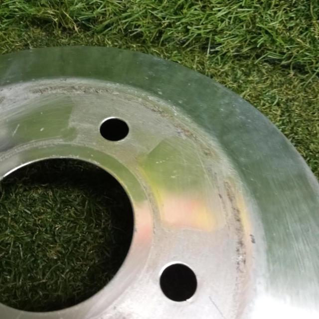 Rear drum brake, manufacturer unknown.
Hub cover
Left and right two set