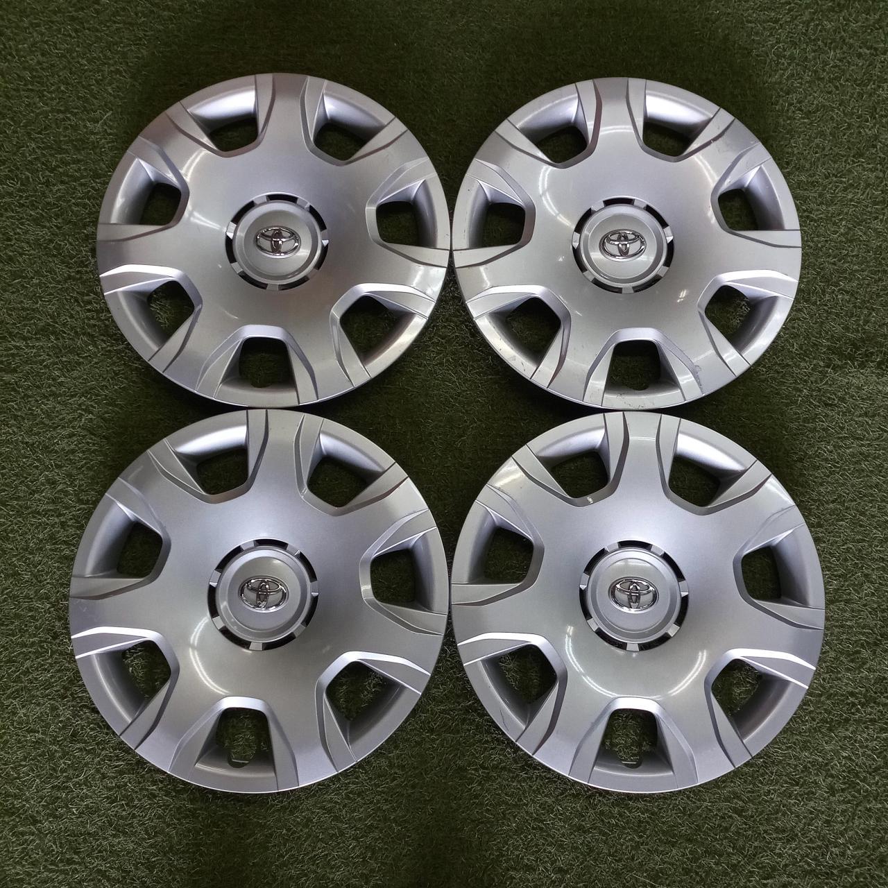 Toyota genuine
Hiace 200
Genuine wheel caps for models 4 and later