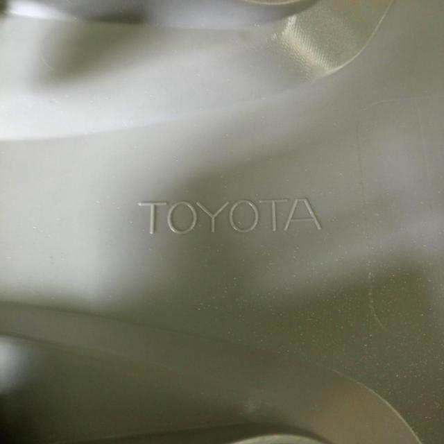 Toyota genuine
Hiace 200
Genuine wheel caps for models 4 and later