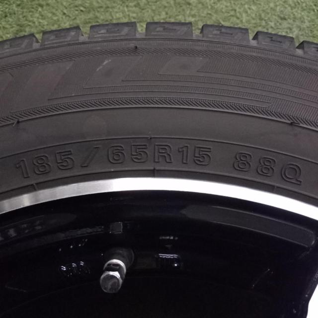 【メーカー不明】Lofida XH5 ツイン5本スポークアルミ+【DUNLOP】WINTER MAXX WM03 2022年製造