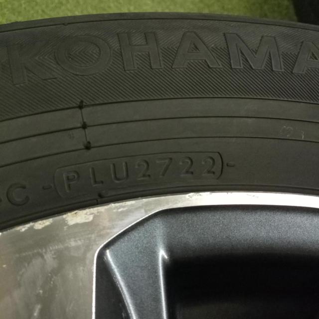 トヨタ純正(TOYOTA) 30系アルファード/ヴェルファイア前期純正スポークアルミ + YOKOHAMA(ヨコハマ) BluEarth E70 2021年製造