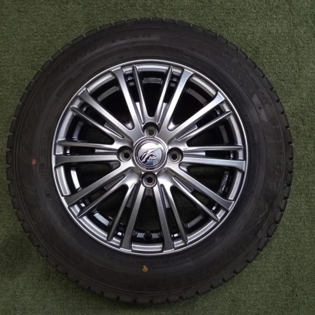 Manufacturer unknown Fang
Twin 10-spoke aluminum
+
GOODYEAR
ICE
NAVI
Eight
Manufactured in 2022