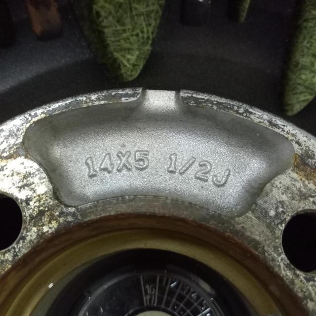 Manufacturer unknown Fang
Twin 10-spoke aluminum
+
GOODYEAR
ICE
NAVI
Eight
Manufactured in 2022