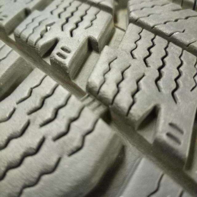 Manufacturer unknown Fang
Twin 10-spoke aluminum
+
GOODYEAR
ICE
NAVI
Eight
Manufactured in 2022