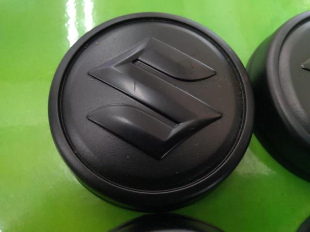 SUZUKI (Suzuki)
Center caps for genuine steel wheels
