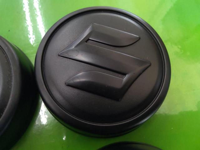 SUZUKI (Suzuki)
Center caps for genuine steel wheels