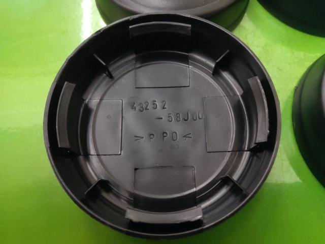 SUZUKI (Suzuki)
Center caps for genuine steel wheels