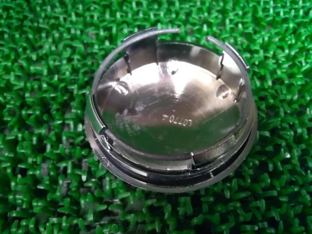 Unknown Manufacturer
Center cap