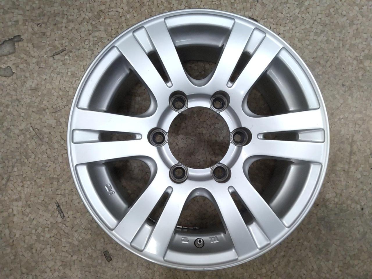 Unknown Manufacturer
Twin 6-spoke wheels