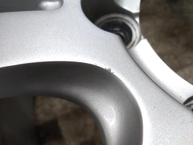 Unknown Manufacturer
Twin 6-spoke wheels