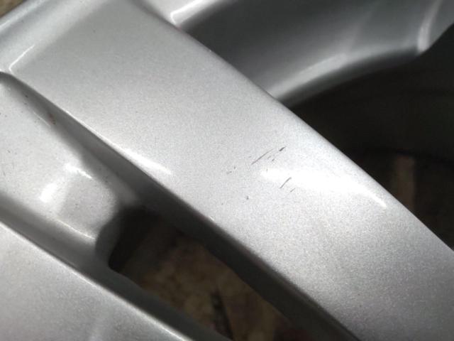 Unknown Manufacturer
Twin 6-spoke wheels
