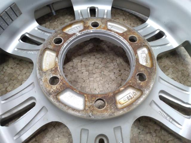 Unknown Manufacturer
Twin 6-spoke wheels