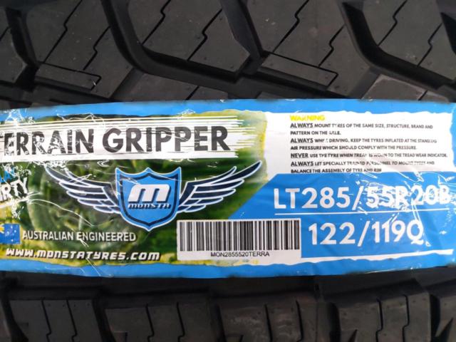XF OFF-ROAD XF222 + MONSTA TERRAIN GRIPPER【未使用タイヤホイールセット!!!】