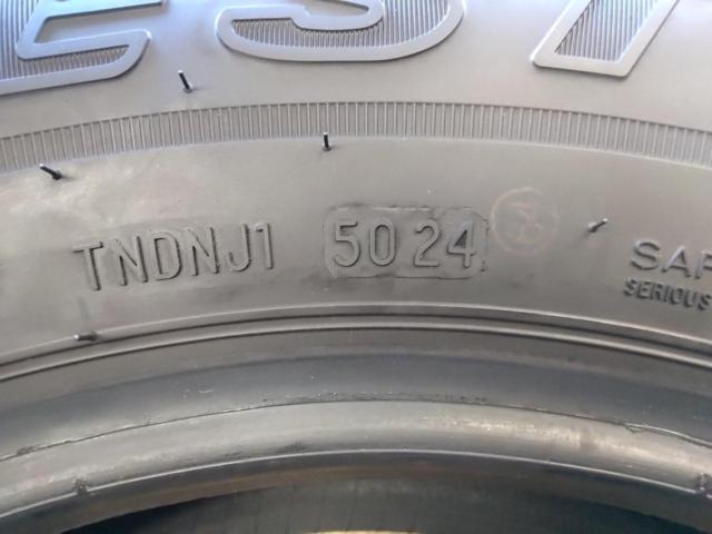 BRIDGESTONE
DUELER
H / L
852
Tire only four set