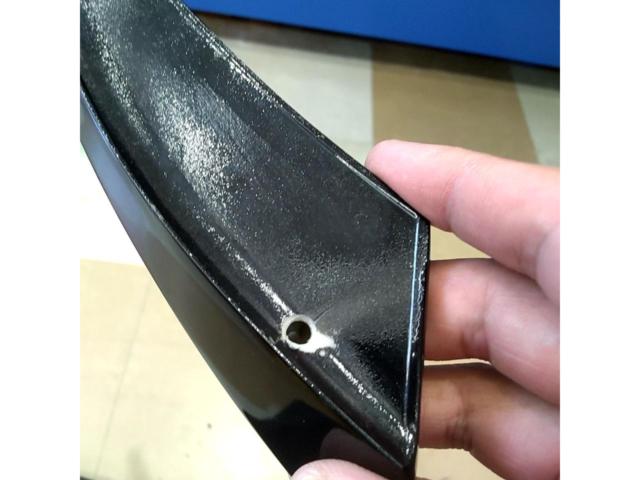 No-brand trunk spoiler
■MAZDA3
Sedan