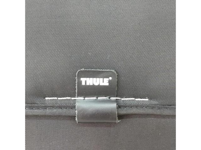 【THULE】携帯ポーチ