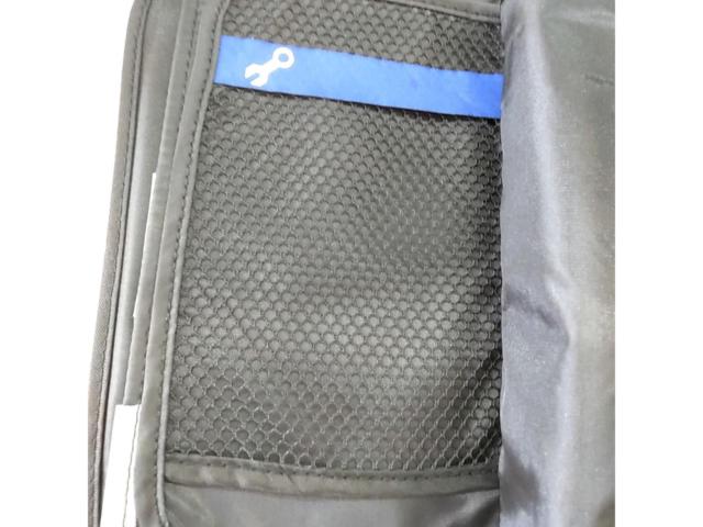 【THULE】携帯ポーチ