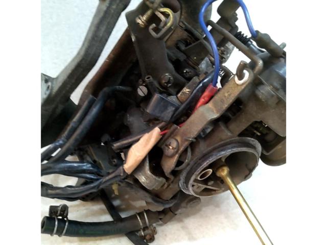 Genuine Nissan Sunny Truck/GB122 carburetor + exhaust manifold
