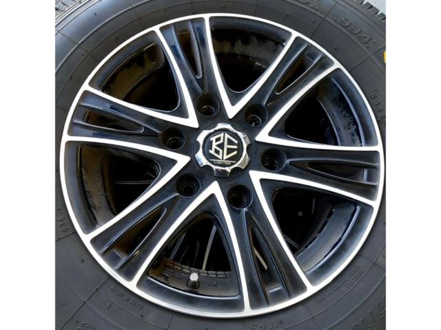Unknown Manufacturer
6-spoke twin-spoke wheels + TOYODELVEX
934