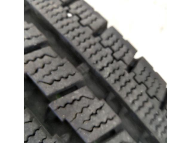 Unknown Manufacturer
6-spoke twin-spoke wheels + TOYODELVEX
934