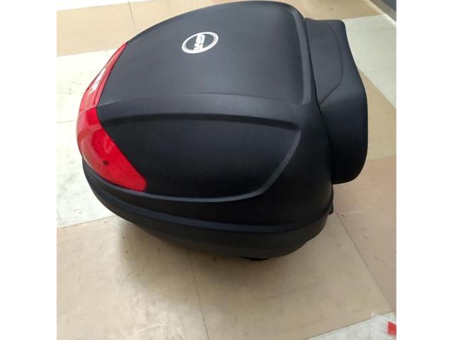 【GIVI】モノロックケース 品番や容量は不明