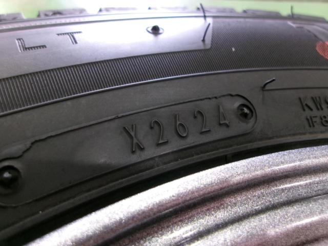 Newer model with plenty of tread! Wheels unused and balanced. DUNLOP tires.
WINTER
MAXX
LV01
for
VAN
+
JAPAN three yang
ZACK
JP-205