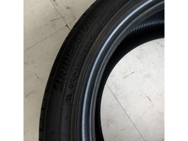 BRIDGESTONE REGNO
GR-X II
215 / 45R17
Single