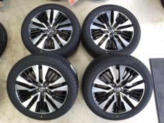 TOYOTA
30 Series Alphard Late Model SC Package Machined Polished Genuine Wheels +
GOODYEAR
EfficientGrip
RVF02
Comes with brand new minivan tires!