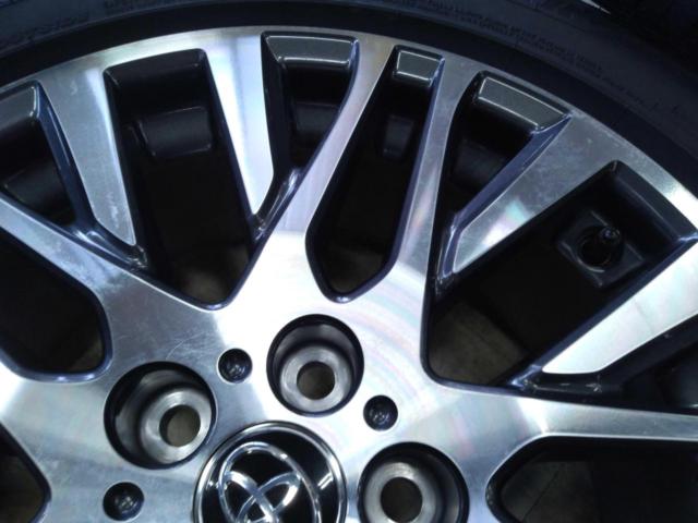 TOYOTA
Genuine machined finish wheels for the early model 30-series Alphard/Vellfire
+
GOODYEAR
EfficientGrip
RVF02
Tire new goods!