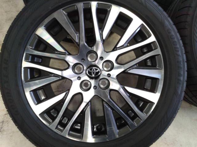 TOYOTA
Genuine machined finish wheels for the early model 30-series Alphard/Vellfire
+
GOODYEAR
EfficientGrip
RVF02
Tire new goods!