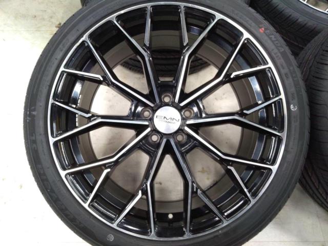 EMN
GERMANY
5787
+
KENDA
KR32
Tire new goods!