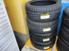 [Four]
DUNLOP
DIREZZA
DZ102
245 / 40R18
97W
XL